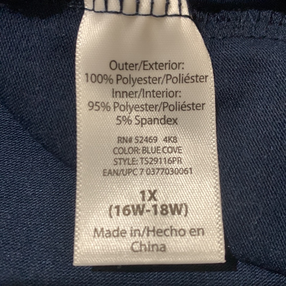 1X-3X Cold shoulder top - Picture 6 of 8